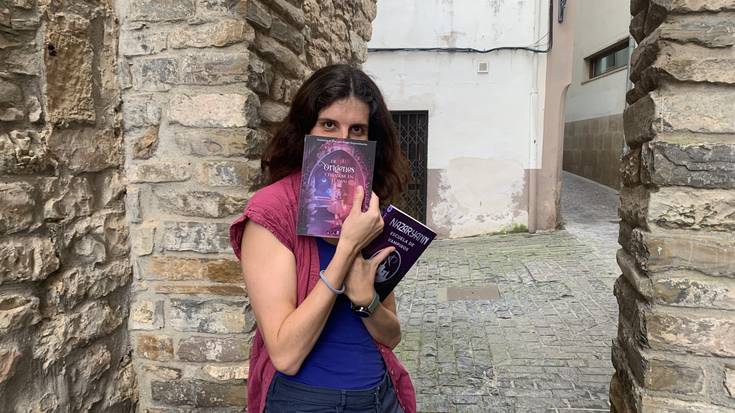 Laura Mars: "Fantasia idaztean koherentea izan behar duzu; bestela dena eroriko zaizu"