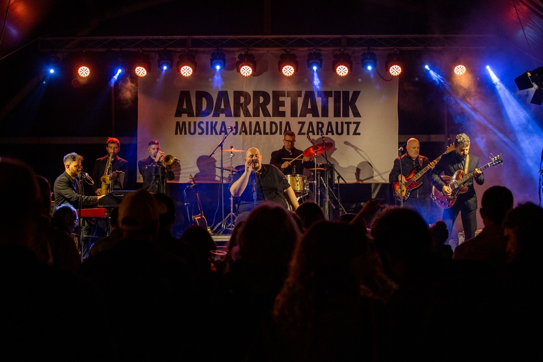 Gaur abiatuko dute 9. Adarretatik jaialdia