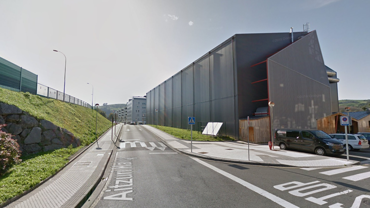 Zabaldu dute Aitzuri pilotalekuaren atzeko errepidea