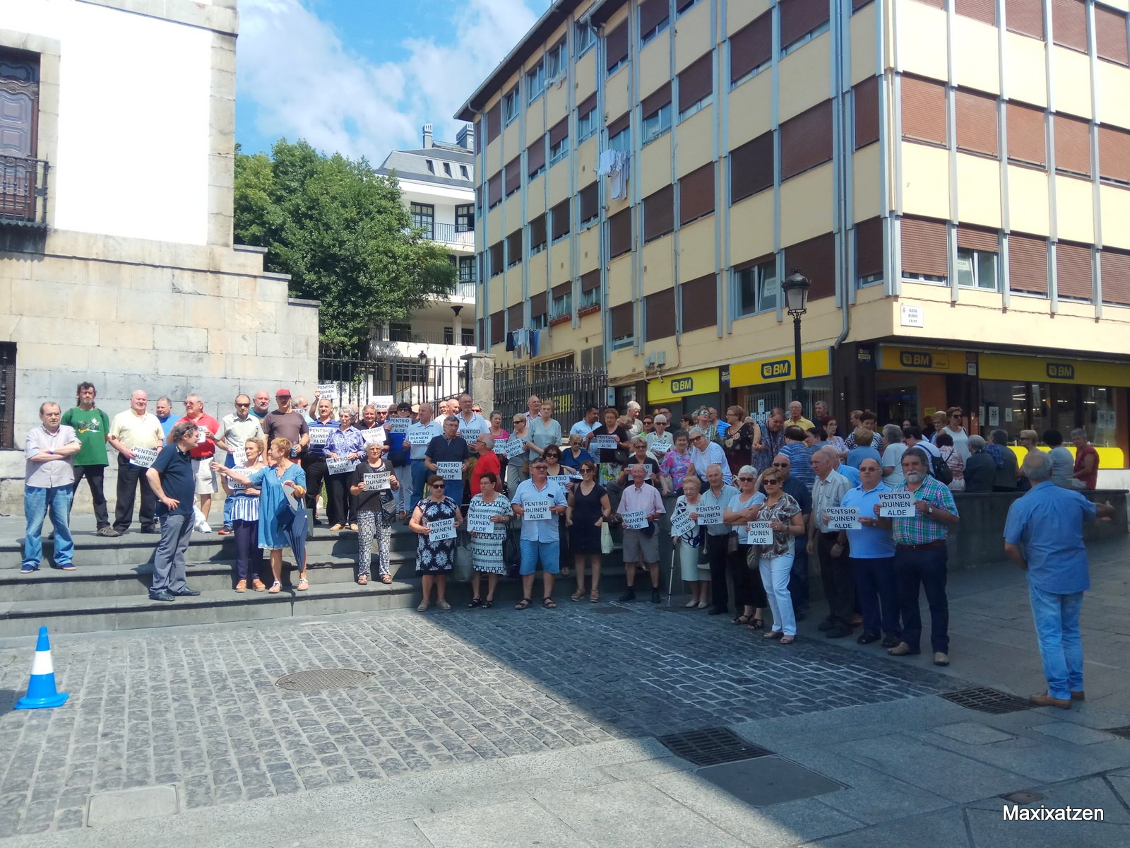 Azkoitiko pentsiodunek ez dute amore emateko asmorik