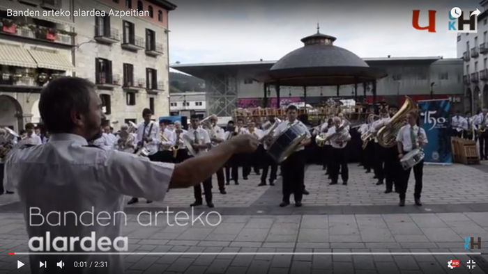 Bideoa: Banden arteko alardea Azpeitian