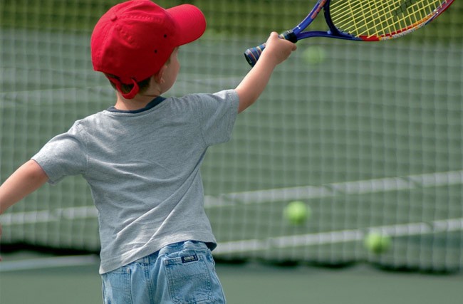 Tenis eta saskibaloi saioak asteburuan, Eskola Kirolaren baitan
