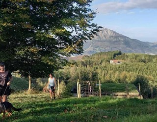 Giro ederrean egin dute Beñat Benantxio ibilbide neurtua 200 lagun inguruk