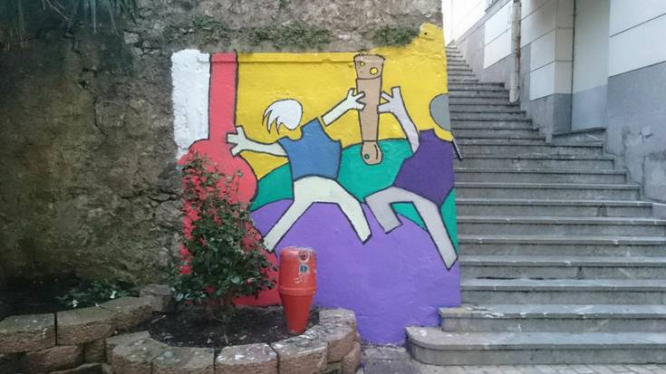 Erribera kaleko hormak ere bat egin du Korrikarekin