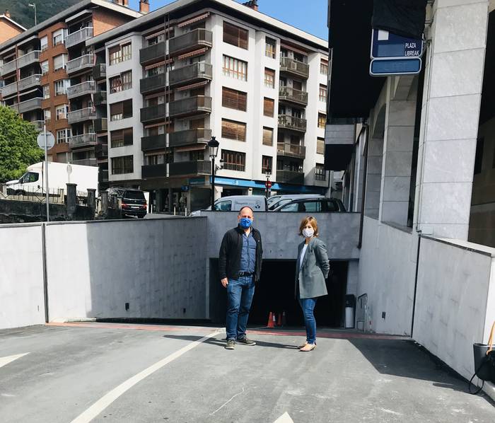 Lur azpiko aparkaleku publiko berri bat martxan da Azpeitian