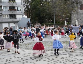 Musika, dantza eta azoka, San Andres aurreko igande goizerako