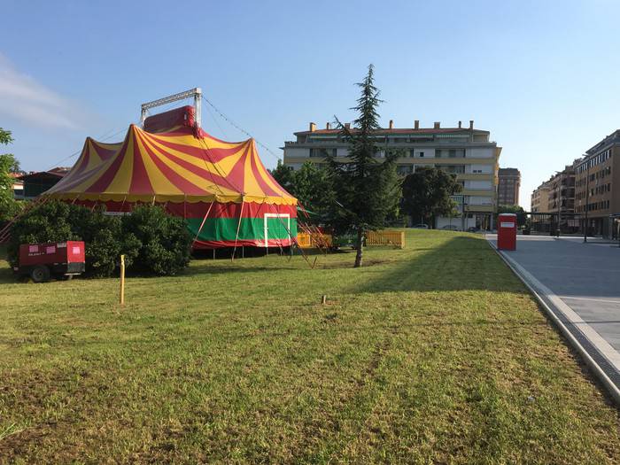 'Gure Zirkua' emanaldirako azken sarrerak gaur salduko dituzte, lehiatilan