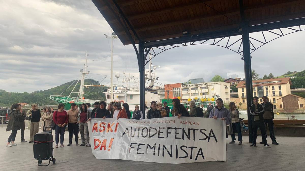 Zarauzko hilketa matxista gaitzesteko kalera ateratzeko deia egin dute Aian eta Orion ere