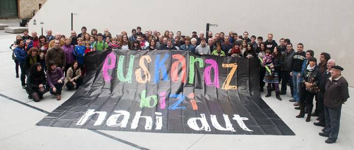 Argazki jendetsuarekin hasiko da larunbatean euskararen astea