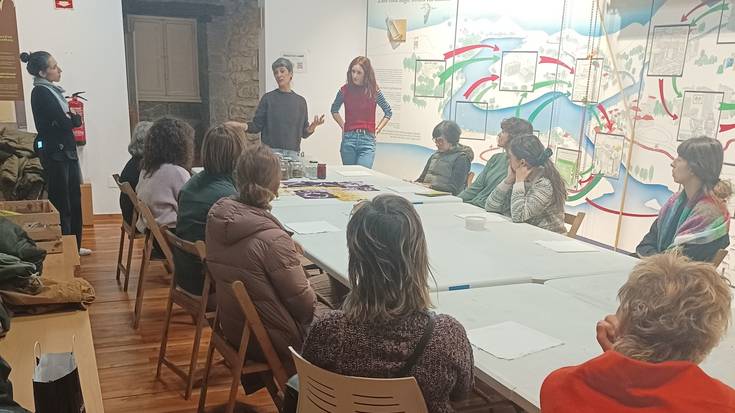 Tindagai naturalak sortzen ikasi dute Ekoetxean