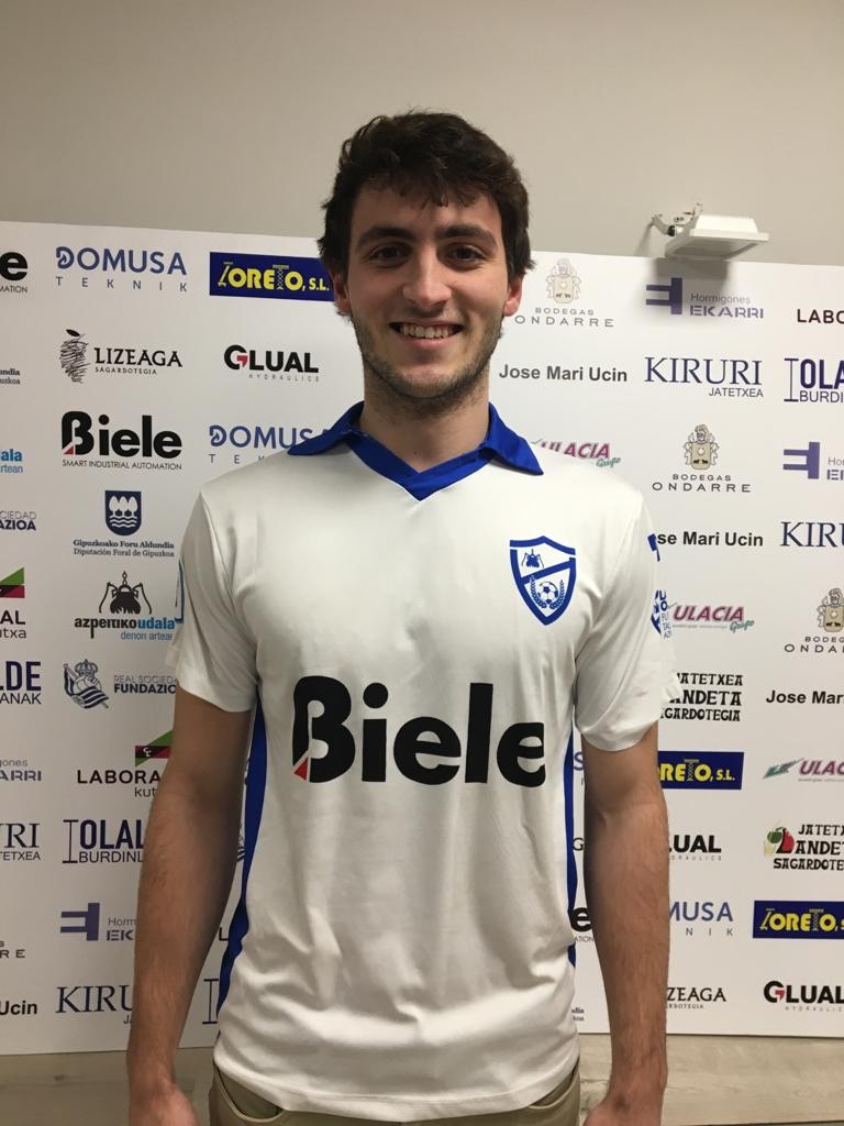 Unai Arruabarrena fitxatu du gizonen lehen taldeak