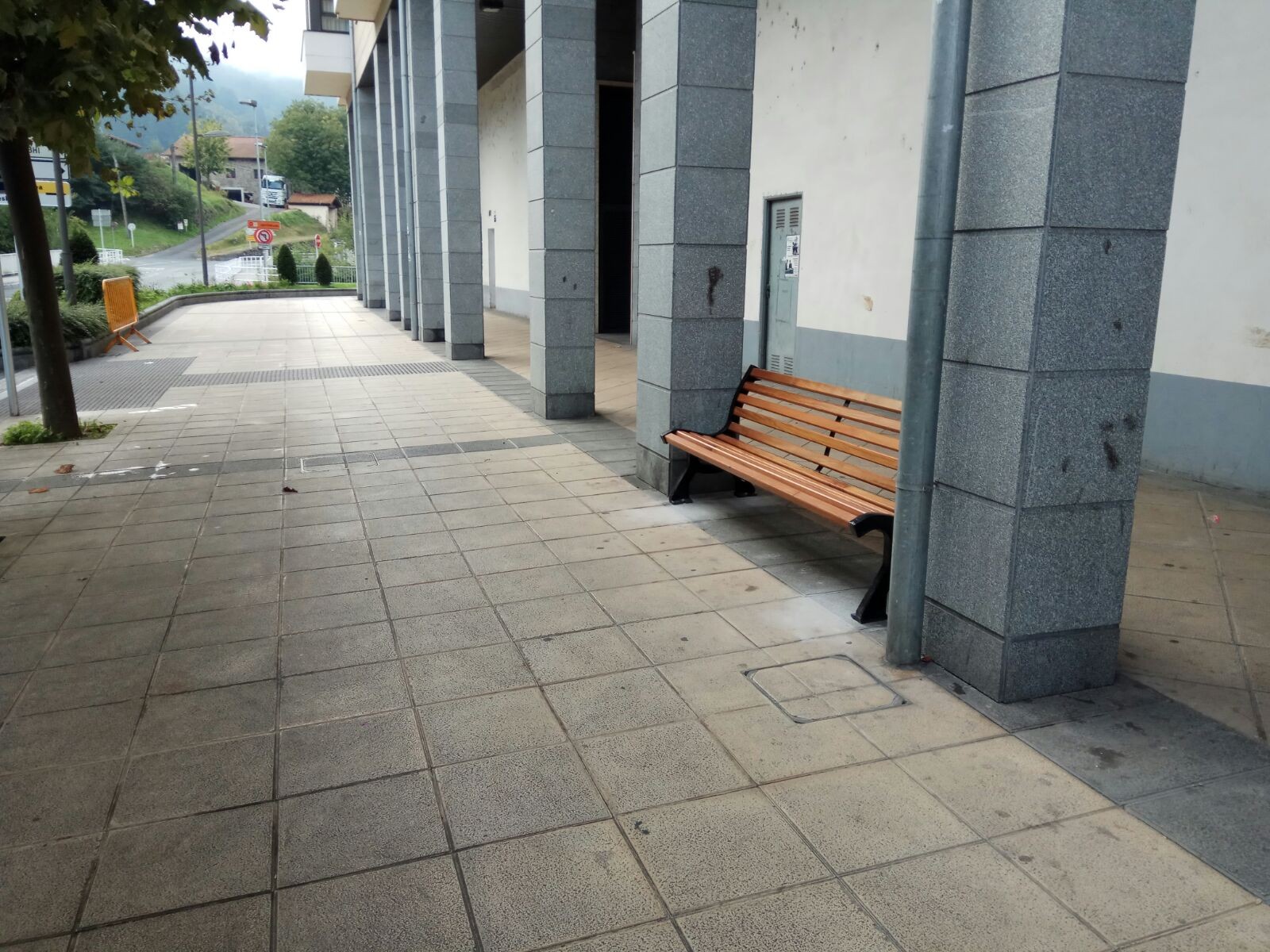 Eserleku berriak Julio Urkixo etorbidean