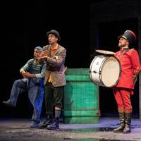 Antzerkia: 'Kutxartean' antzezlana (Teatro Paradiso)