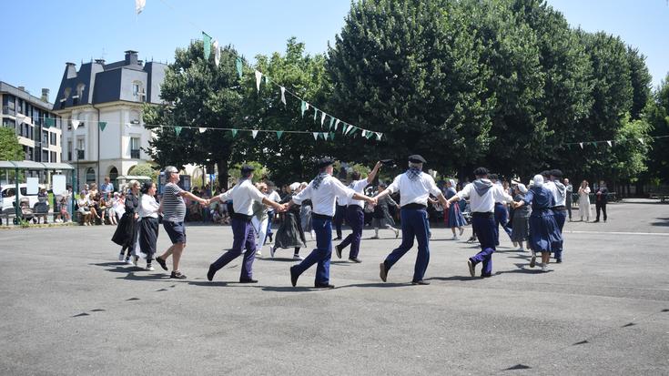 Erraldoiak, Iñurritzako aurreskua eta paella lehiaketa, San Pelaio eguneko goizaz gozatzeko