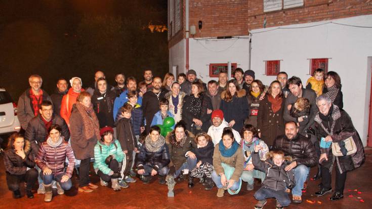 Lagunen eta bizilagunen ongietorria Javi Agirreri