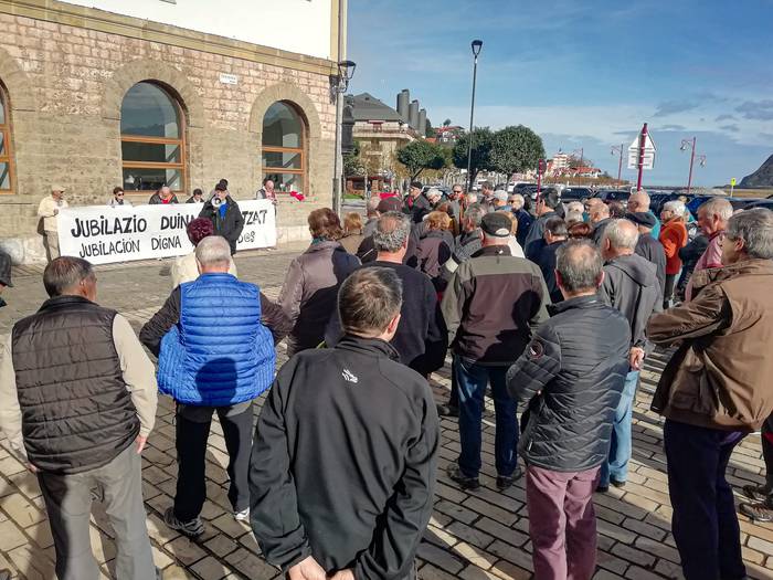 Ia bi urtez, bizitza duinak aldarri