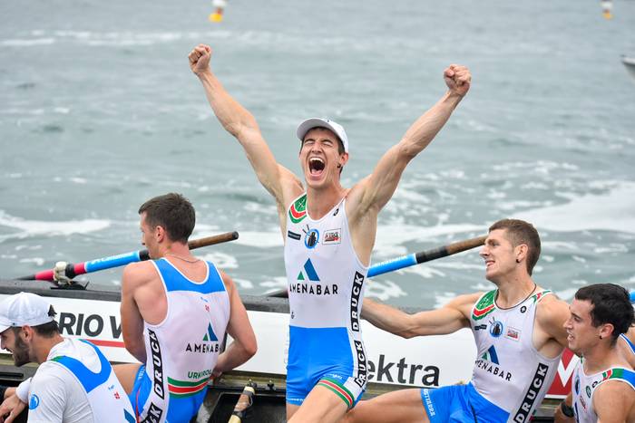 Estropadak: Zarauzko Arraun Elkartearen Ikurrina