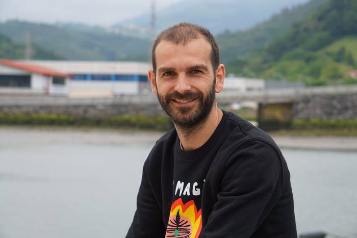 Ander Errasti: "Dantzaz harago doan proiektua sortu nahi izan dugu lagun artean"