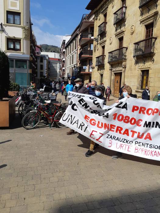 Pentsio eta lan erreformen negoziaketetan gardentasun falta salatu du Pentsiodunen Mugimenduak
