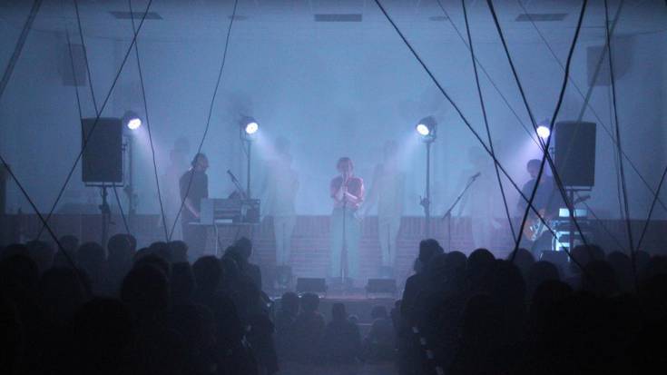 Irudietan: Literaturiak euskal letren plaza bihurtu du Zarautz