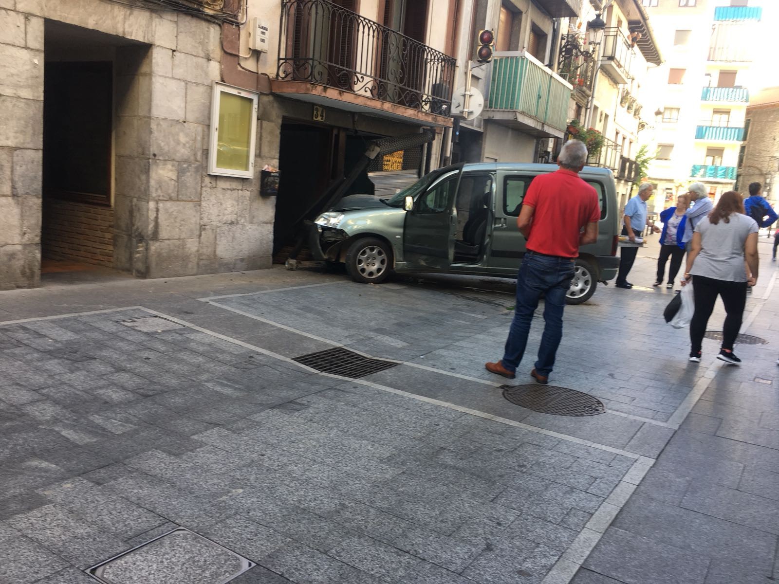Auto istripua Kale Nagusian