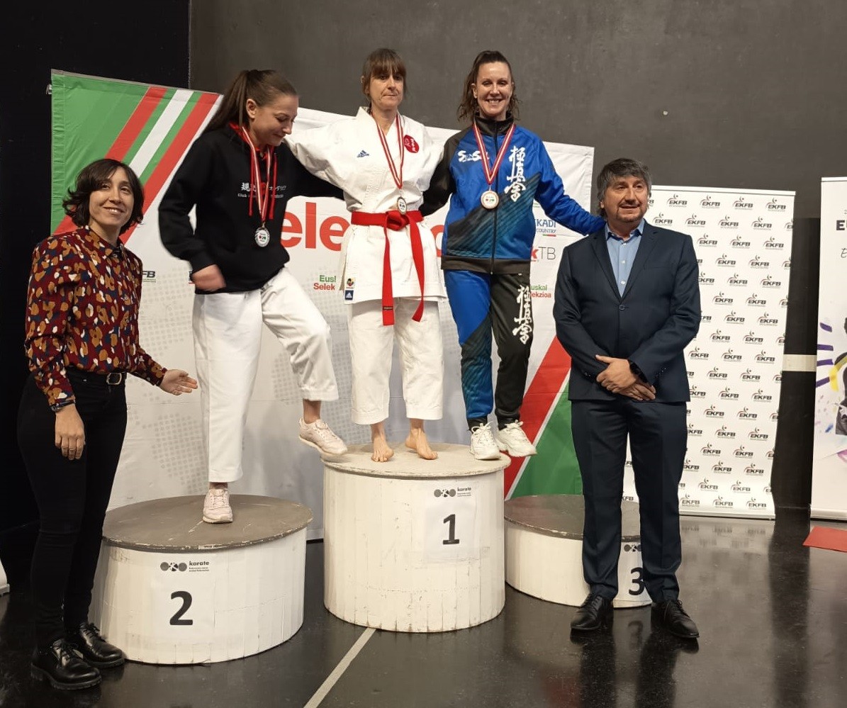 Maite Larrañagak Euskadiko karate txapelketa irabazi du