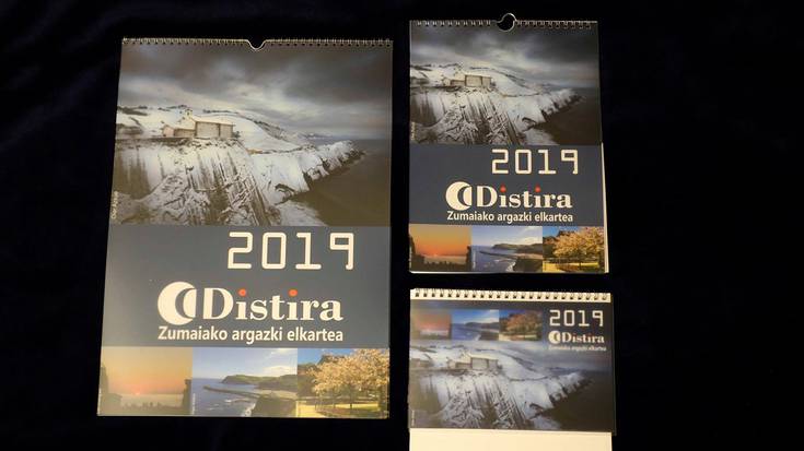 Distira elkartearen 2019ko egutegiak turismo bulegoan daude salgai
