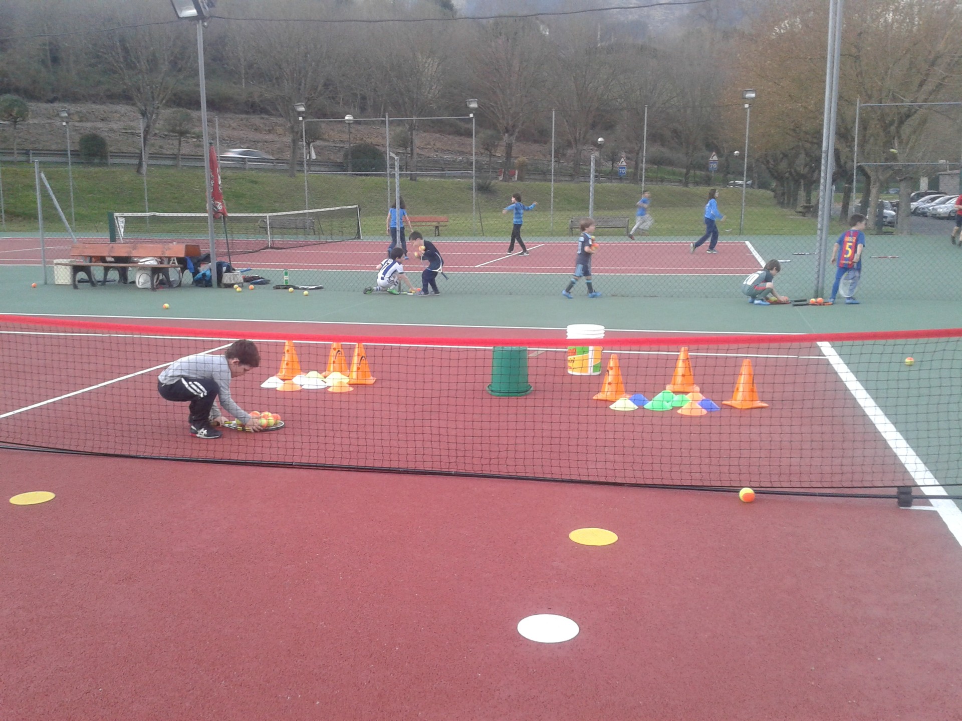 200 ikaslerekin hasiko da gaur Tenis Eskolako denboraldia