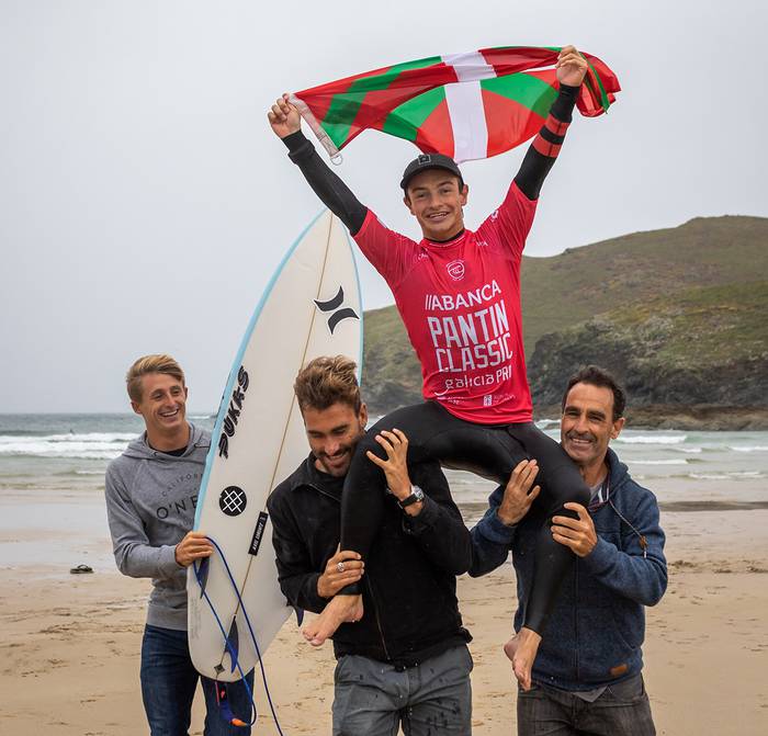 Adur Amatriain zarauztarrak irabazi du Abanca Pantin Classic Galicia Pro surf txapelketa