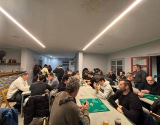 Julen Meabek eta Iñaki Lejardik irabazi dute Adiskide gaztetxeko mus txapelketa