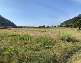 Parapente zaleek lur hartzeko eremu bat egokituko dute kirol portuaren ondoko berdegunean