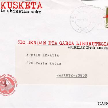 Erakusketa: '... + 20 urte uhinetan aske', Arraio Irratiaren erakusketa