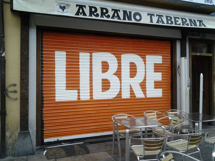 Zarauzko Arrano taberna itxi dute langileen artean koronabirus kasu bat atzeman dutelako