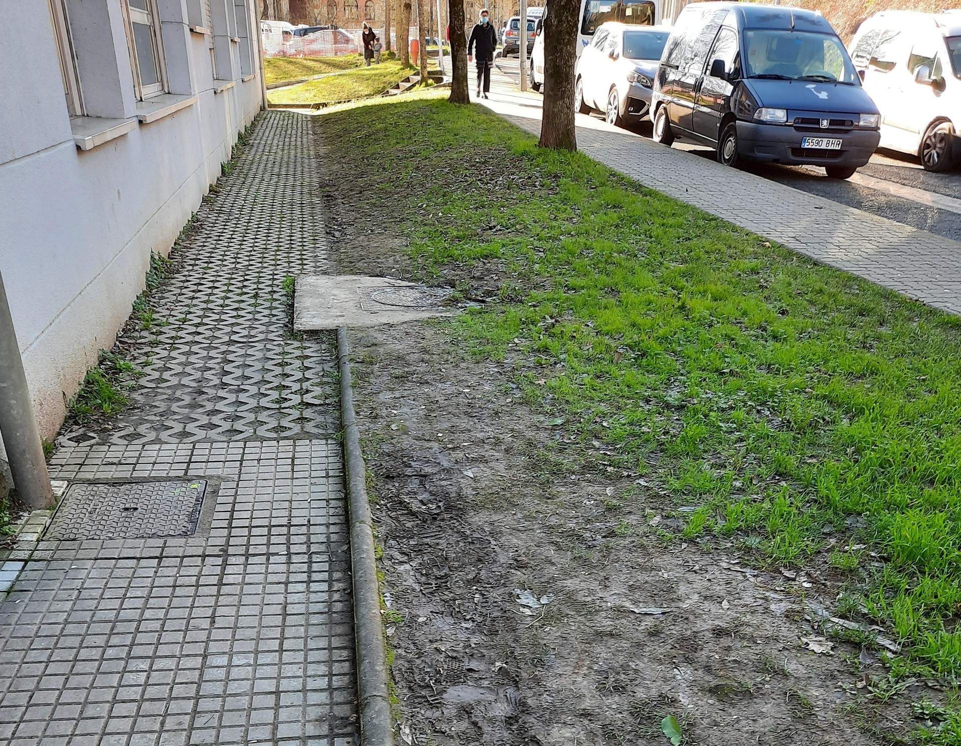 Kejie ta desditxie: Zuazola kaleko espaloi zatia