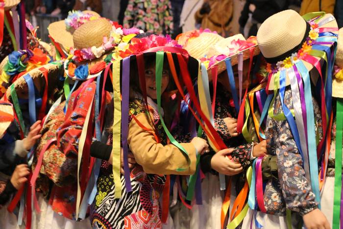 Aterpean hasiko dute karnabaletako egitaraua