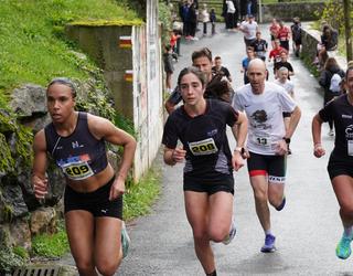 Eguraldi zoroarekin baina giro apartean egin dute Zestoako Herri Krosa