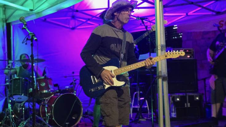 Reggae doinuen erritmora dantzan agurtu dute uda Orion