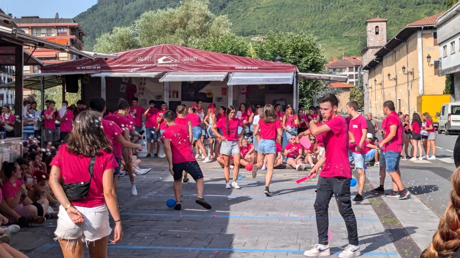 Haujijijai batzordeak ere prest du saninazioetarako egitaraua