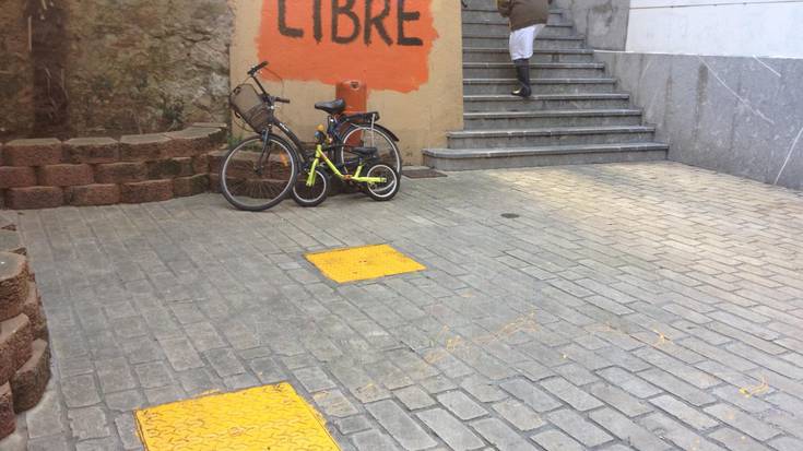 Argazkia: laranjaz margotuta esnatu da herria