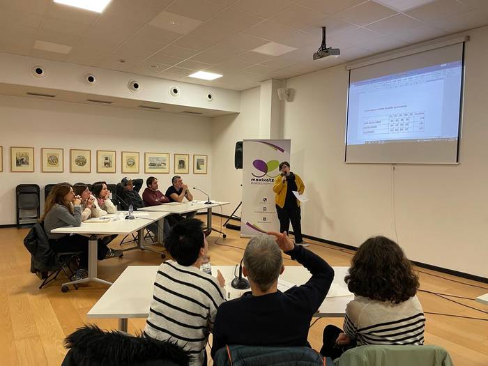 Ostiralera arte luzatu du Maxixatzenek Orbel Jokoetarako izen ematea