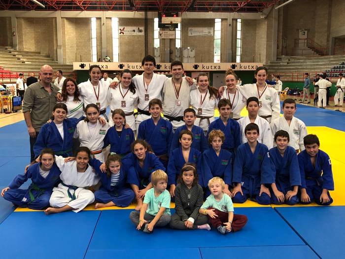 Zazpi dominarekin itzuli dira Lizardi elkarteko judokak Euskadiko Txapelketatik