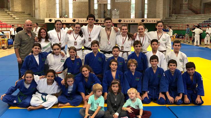 Zazpi dominarekin itzuli dira Lizardi elkarteko judokak Euskadiko Txapelketatik