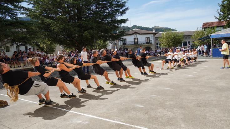 Gogotsu eta izerditan ekin diote Euskal Jai egunari Aizarnazabalen