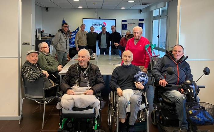 Realeko jokalarien bizipenak jaso dituzte Otezuriko egoiliarrek