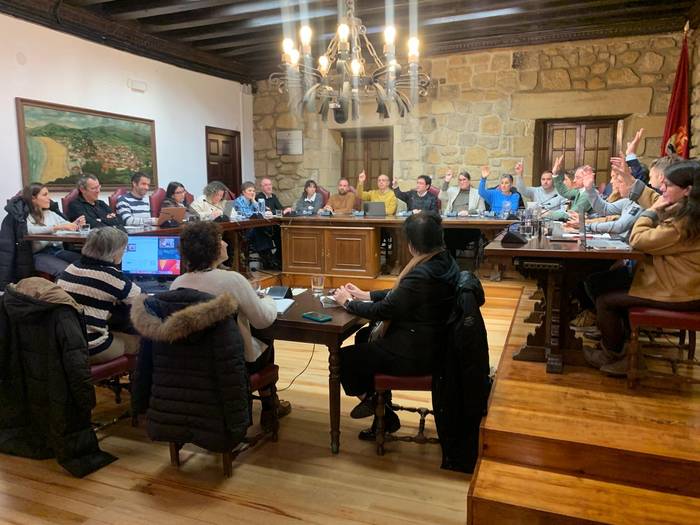 Adineko pertsonentzako babespeko apartamentuen arautegia izango dute hizpide biharko ohiko bilkuran