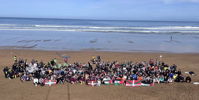 Plaieroetako jokalariek Palestinar herriari elkartasuna adierazi diote