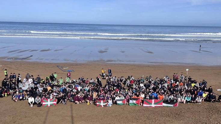 Plaieroetako jokalariek Palestinar herriari elkartasuna adierazi diote