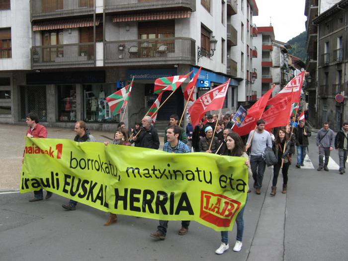 Hilaren 30eko grebarako deia egin du LABek maiatzaren lehenean