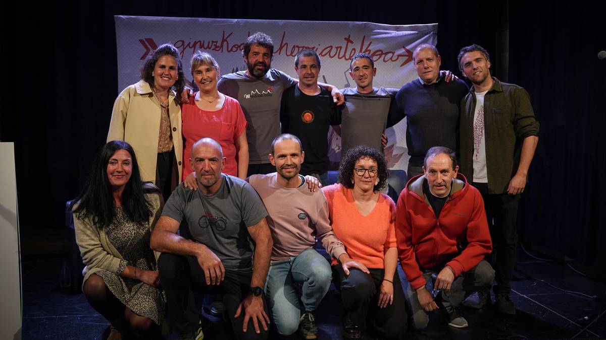 Etxean nagusituta, Zaharrak Berri taldeak aurrera egingo du Herriarteko Bertso Txapelketan