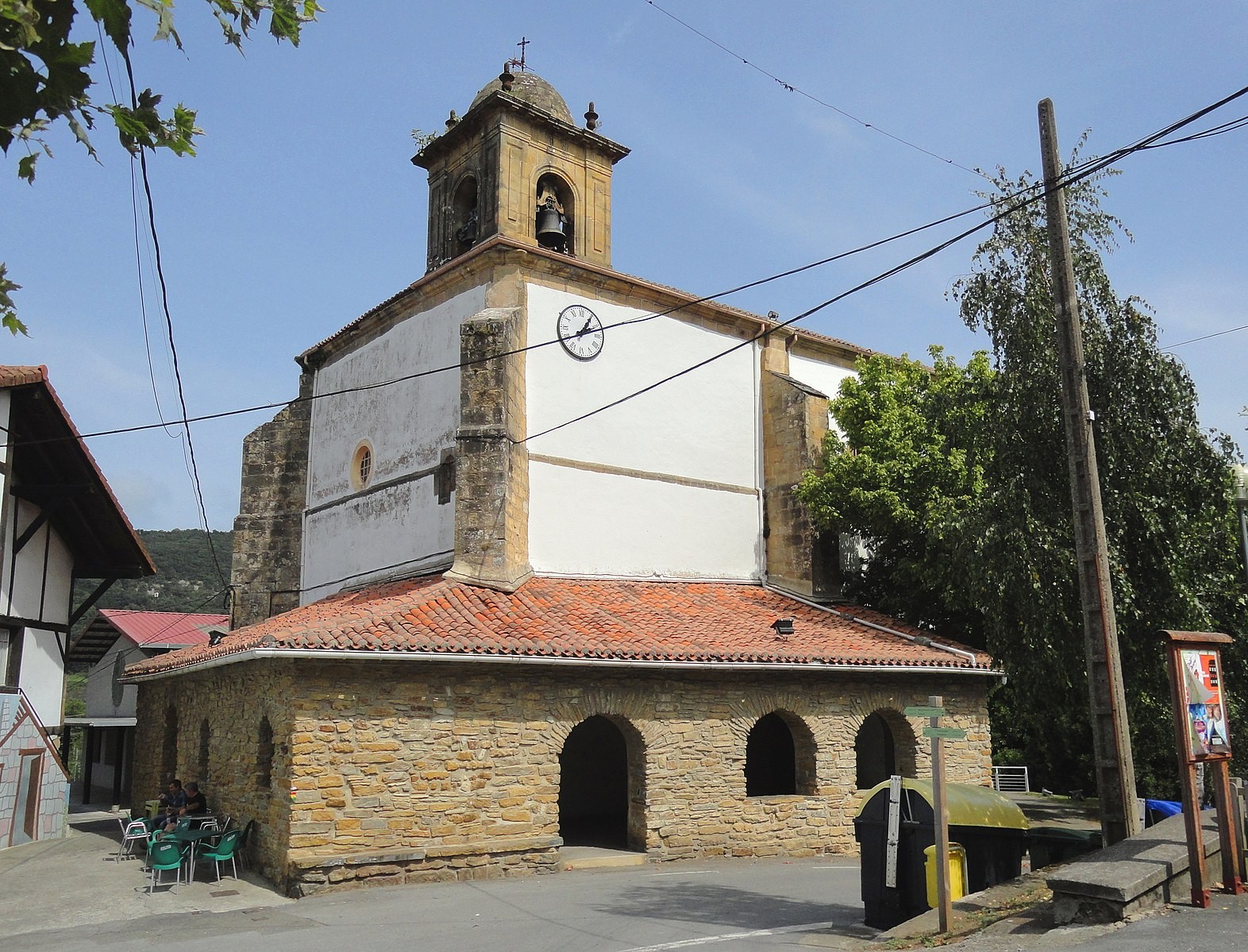 Oikiako San Bartolome eliza saneatzeko lanak egingo dituzte
